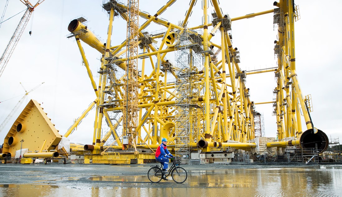 Stålunderstell under bygging ved Aker Verdal i Trøndelag. 