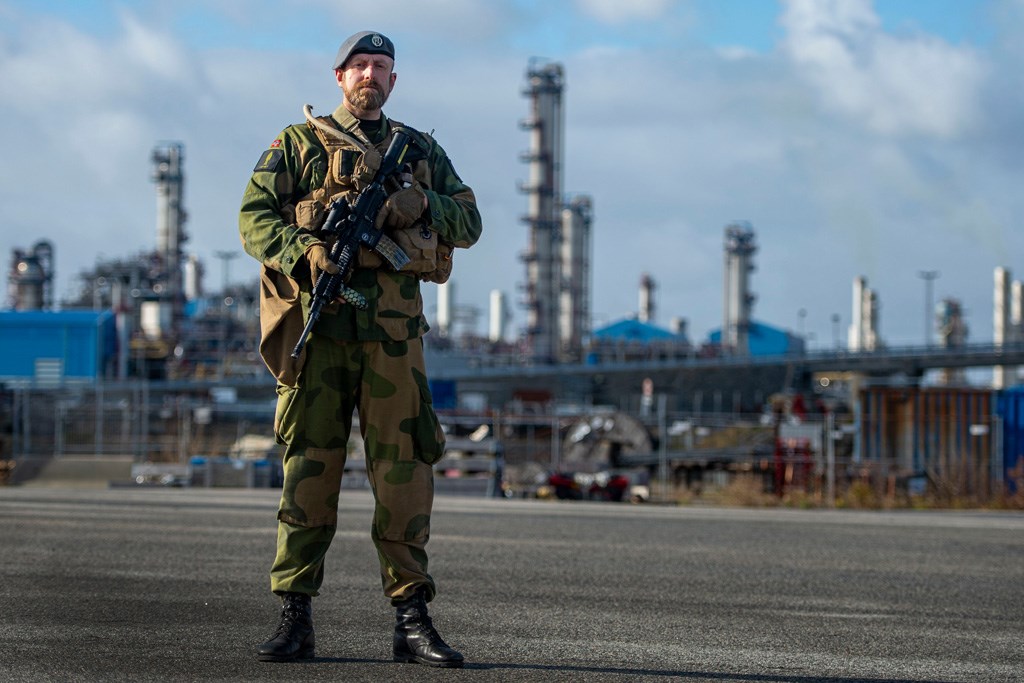 Soldier outside Kårstø land plant