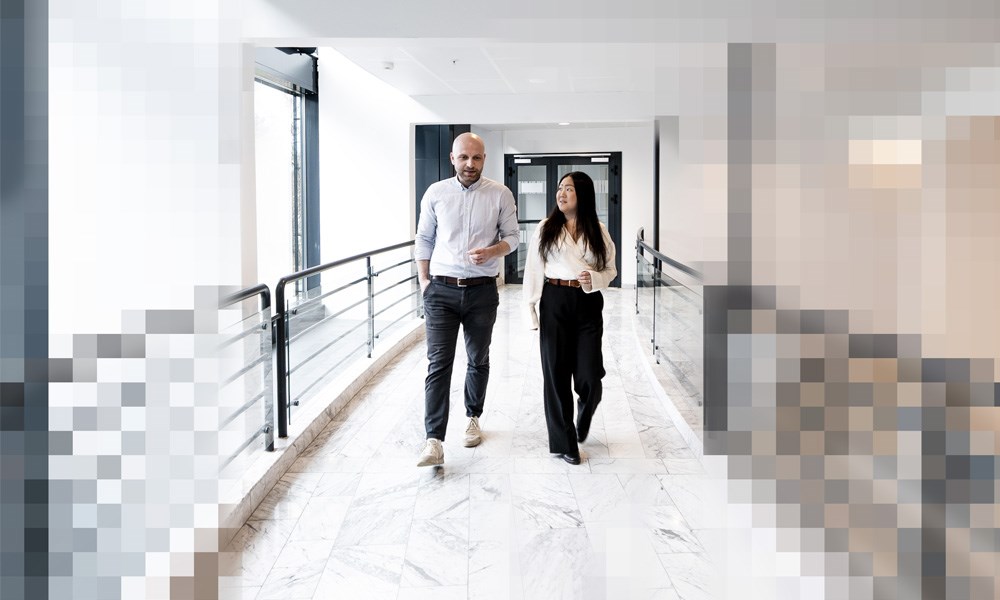 Foto av Meriton Agushaj og Linn Steensrud Øvergaard