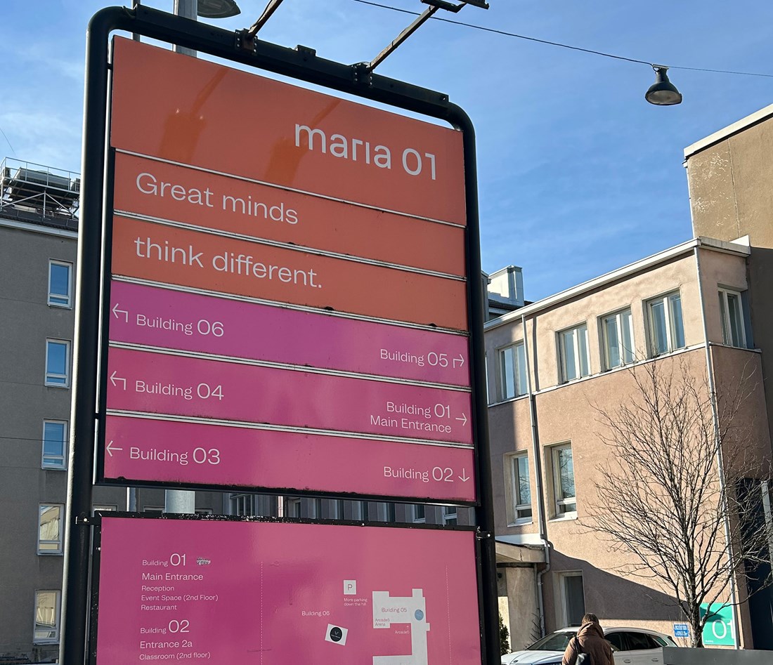 Sign outside Maria 01